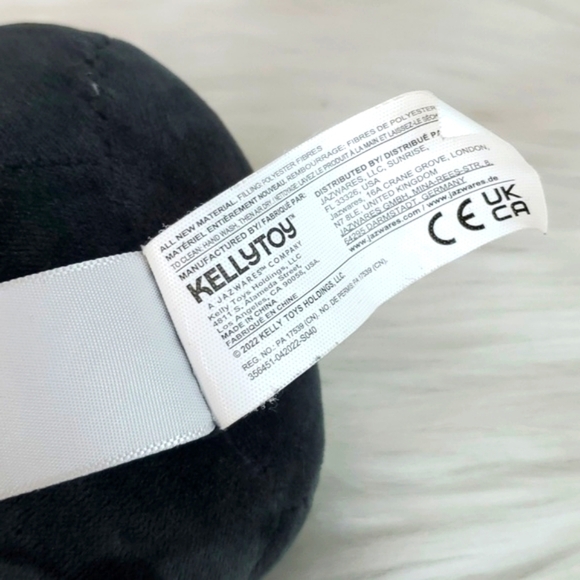 Squishmallows CANADA CHRISTMAS EXCLUSIVE Luna the Penguin Santa Plush Stuffed 5" - Picture 8 of 9